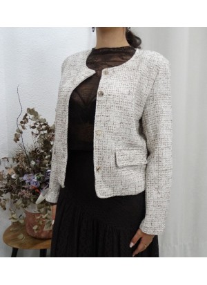 Chaqueta Corte Chanel en Tonos Beige y Hilo Dorado | Airemoda