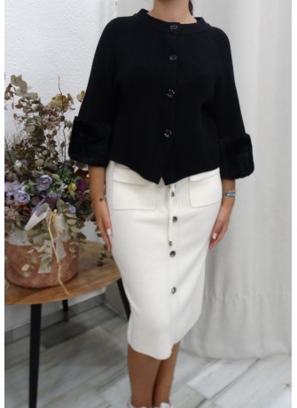Rebeca de Punto Negra con Botones y Manga Estilo Francés