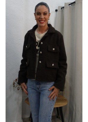 Cazadora Corta Borreguito Marrón con Botones Joya | Moda Mujer