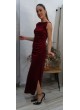 Vestido Largo Burdeos de Terciopelo y Detalle de Joya en el Hombro