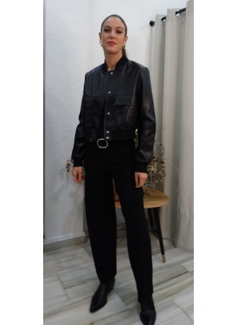 Chaqueta Bomber de Polipiel Negra para Mujer, Estilo Moderno y Urbano