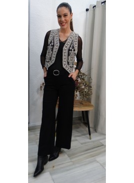 Chaleco Negro con Bordado en Blanco | Estilo Étnico Chic
