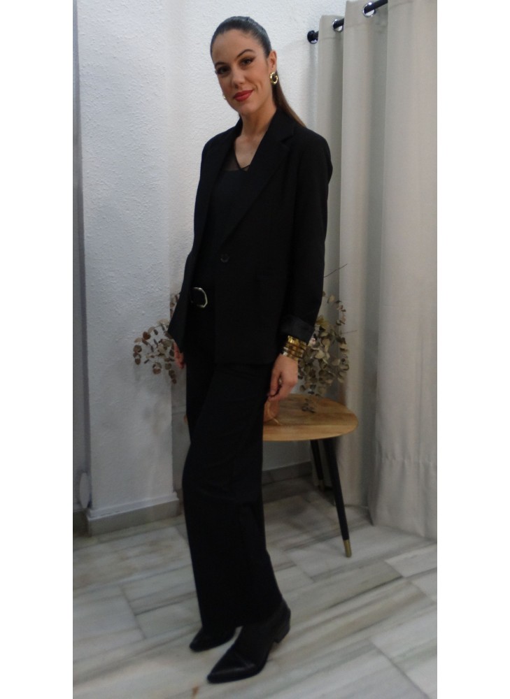 Blazer Negra de Mujer Elegante | Chaqueta de Traje Clásica Entallada