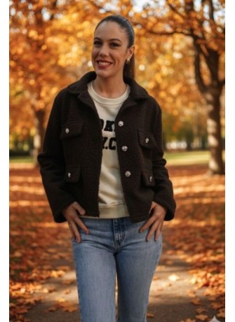 Cazadora Corta Borreguito Marrón con Botones Joya | Moda Mujer