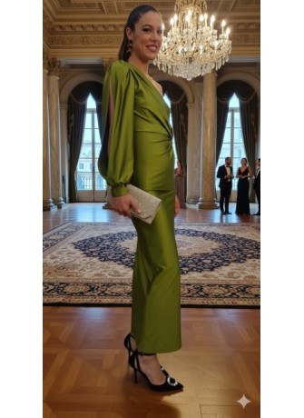 Vestido Largo de Fiesta Satinado Verde Lima con Apertura Lateral con frunce