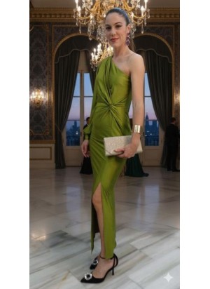 Vestido Largo de Fiesta Satinado Verde Lima con Apertura Lateral con frunce
