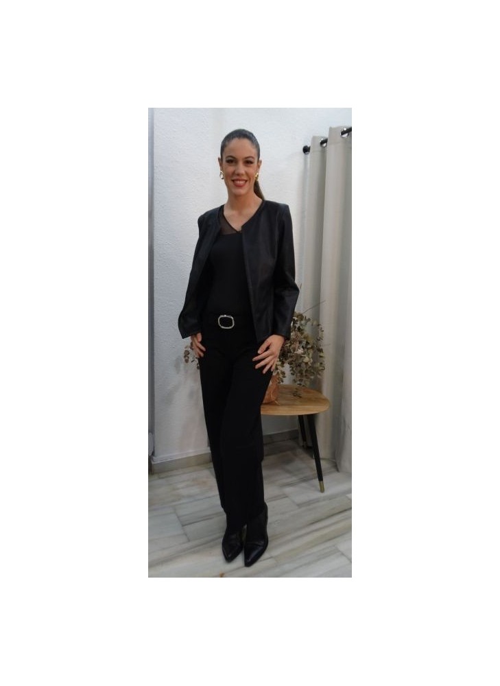 Chaqueta Negra Corta Polipiel | Efecto Piel Versátil y Elegante Mujer