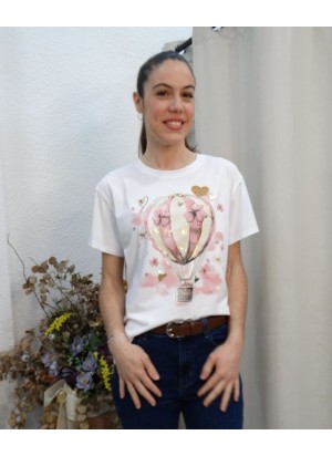 Camiseta Blanca con Globo Aerostático Rosa , Mariposas y Corazones Dorados