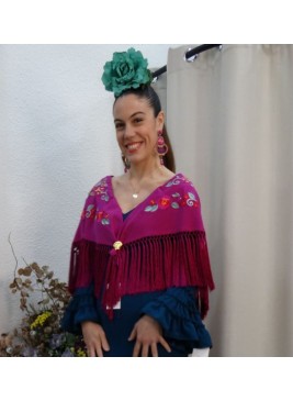 Mantón de Flamenca en Color Buganvilla Bordado con Flores | Flecado a Mano