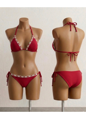 Bikini Color Rojo con Detalles en los Bordes y Lazos Laterales